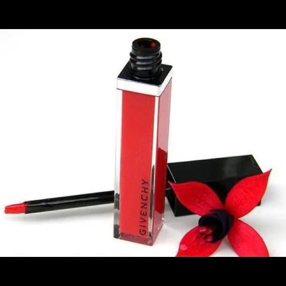 Givenchy Gloss Interdit Ultra Shiny Color Plumping - Picture 2 of 12